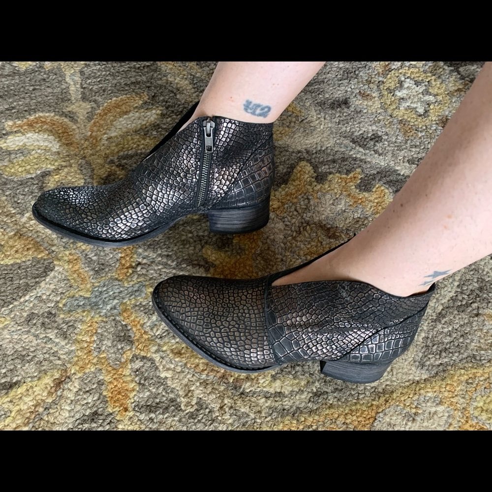 CUESTA BLANCA Reptile Pattern Booties Size 39